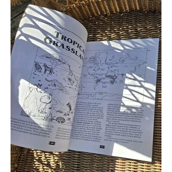 Janice VanCleave's Science Around the World : Activities on Biomes from Pole to - Picture 7 of 7